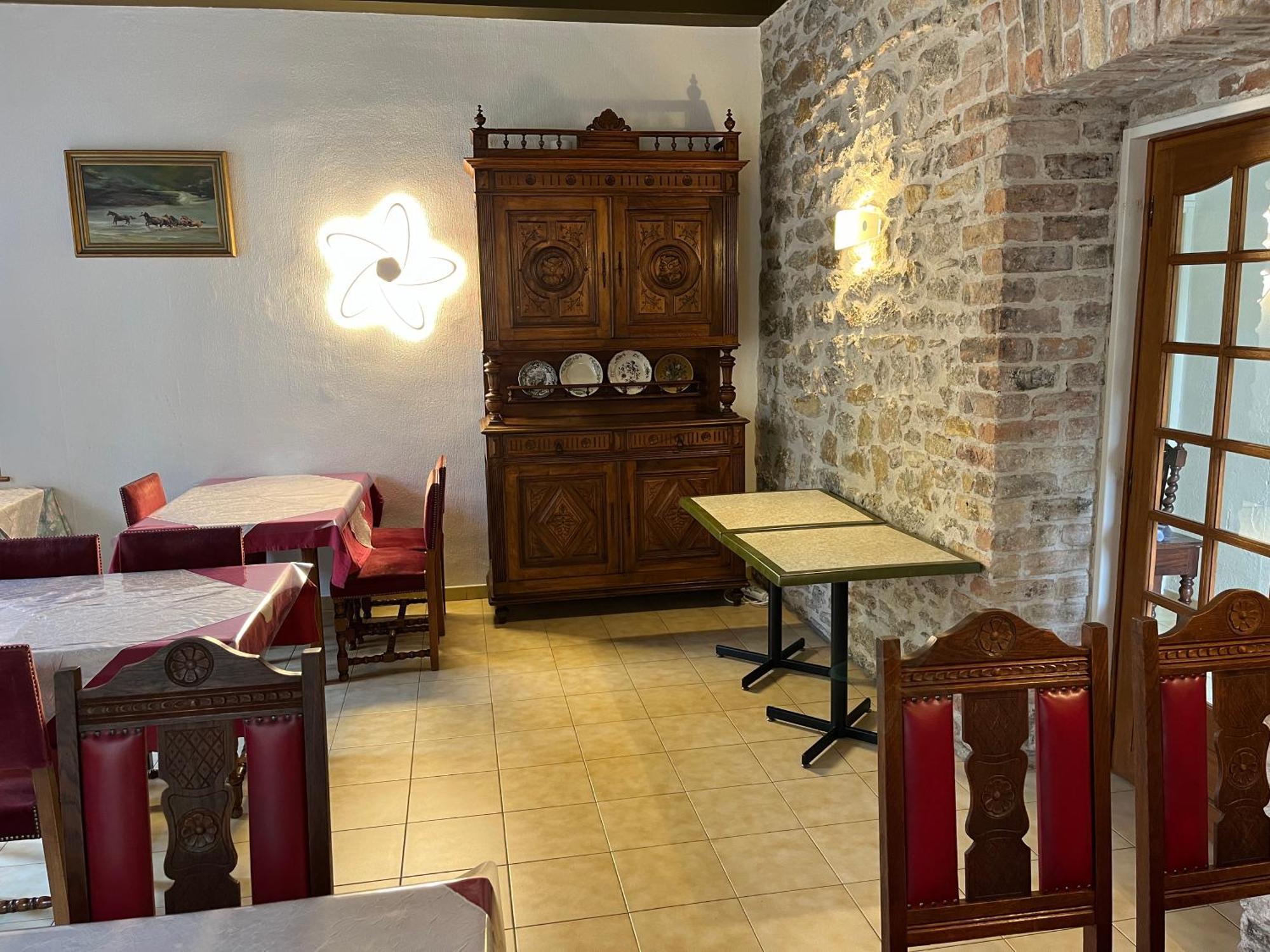 Chateau Lou Cante Perdrix 2* La Vernarede