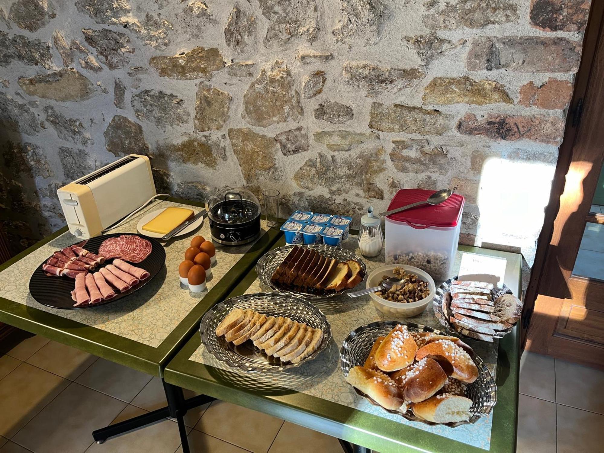 Chateau Lou Cante Perdrix