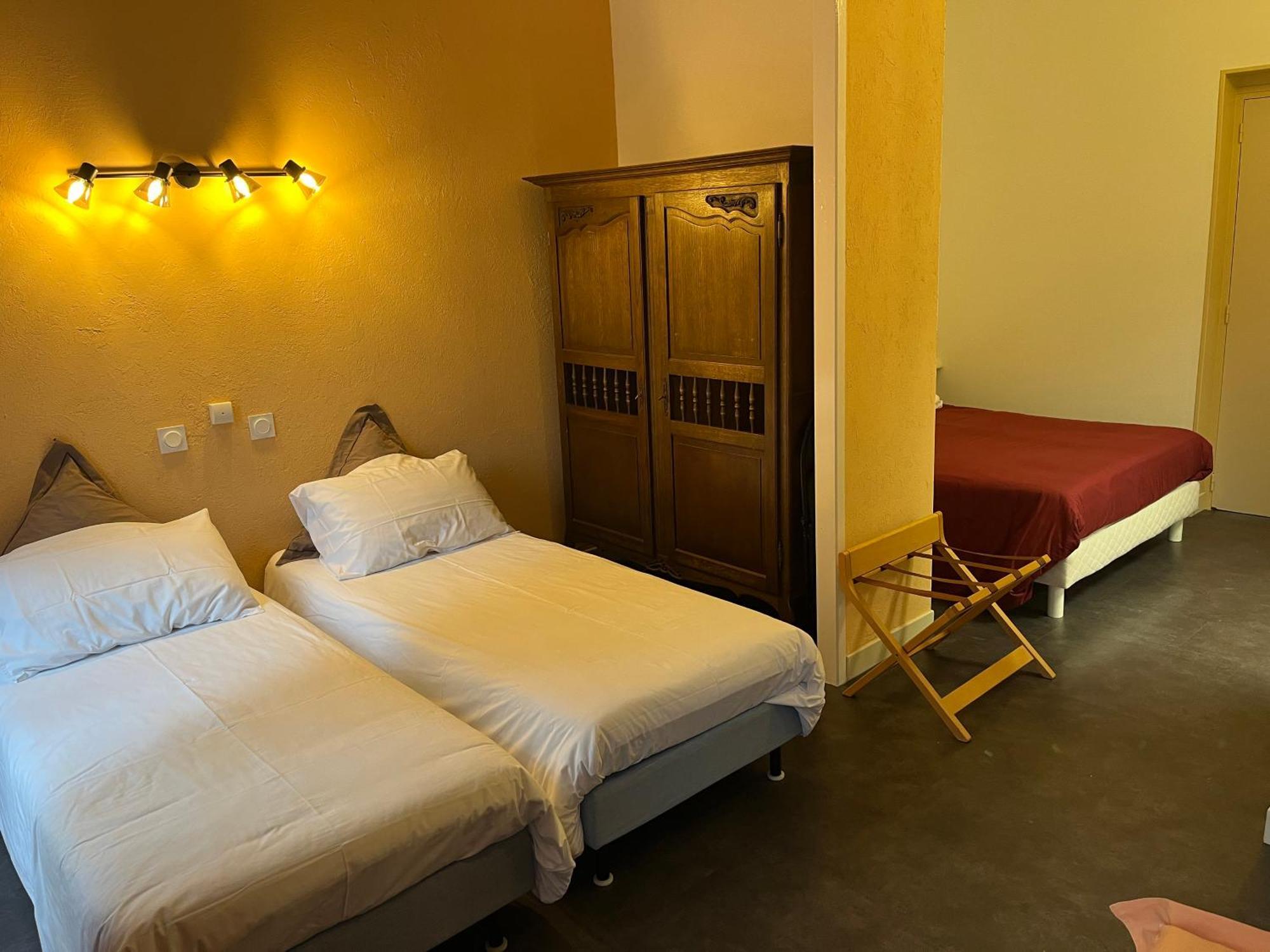 Chateau Lou Cante Perdrix 2*